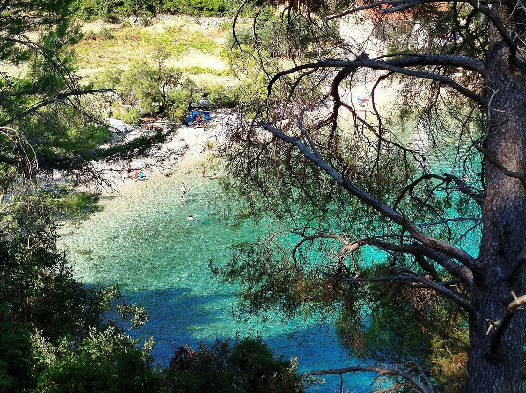 Mala Stiniva-耶尔萨必去景点