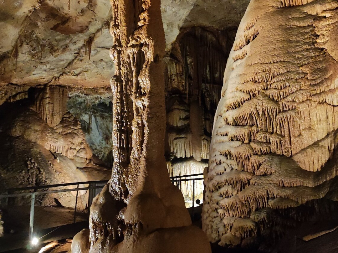 Cueva De Pozalagua-Valle de Carranza必去景点