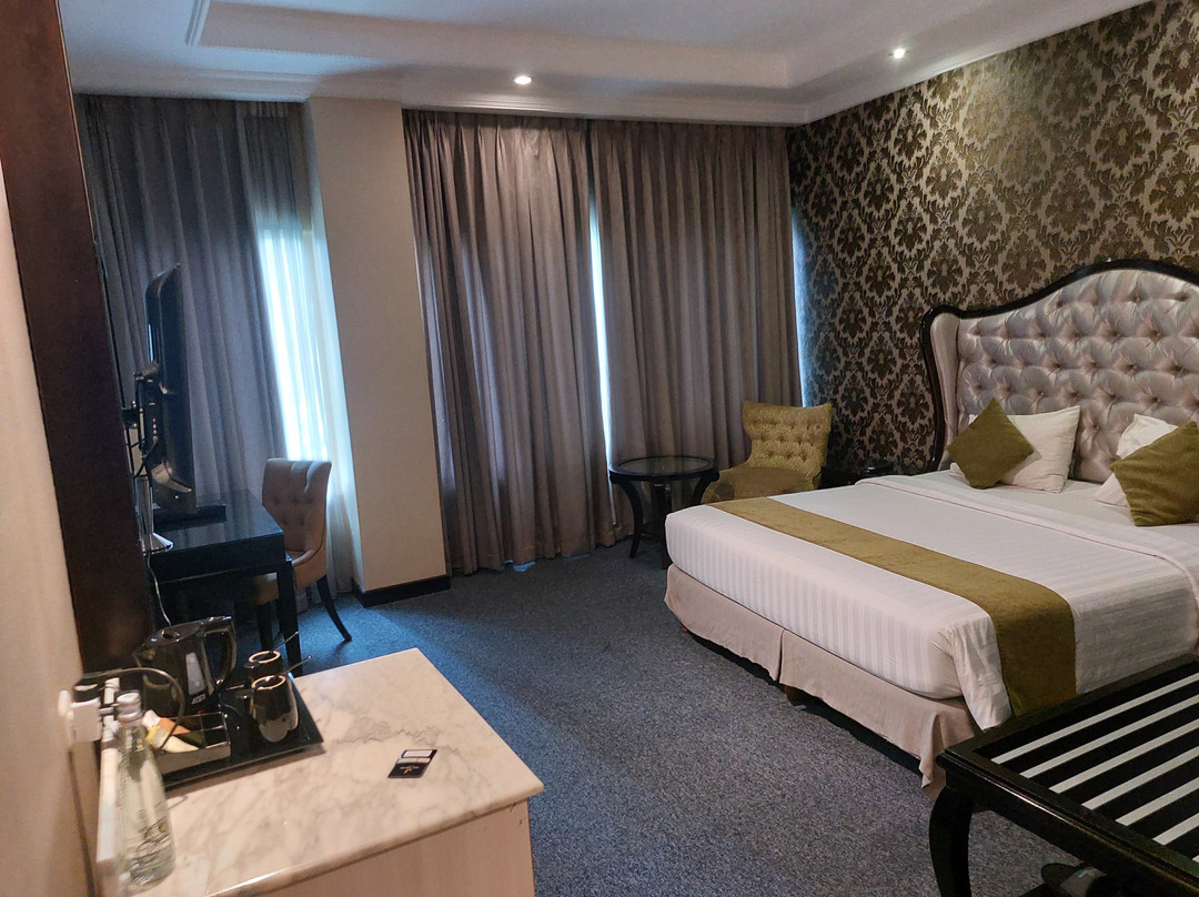 米拉大酒店主图