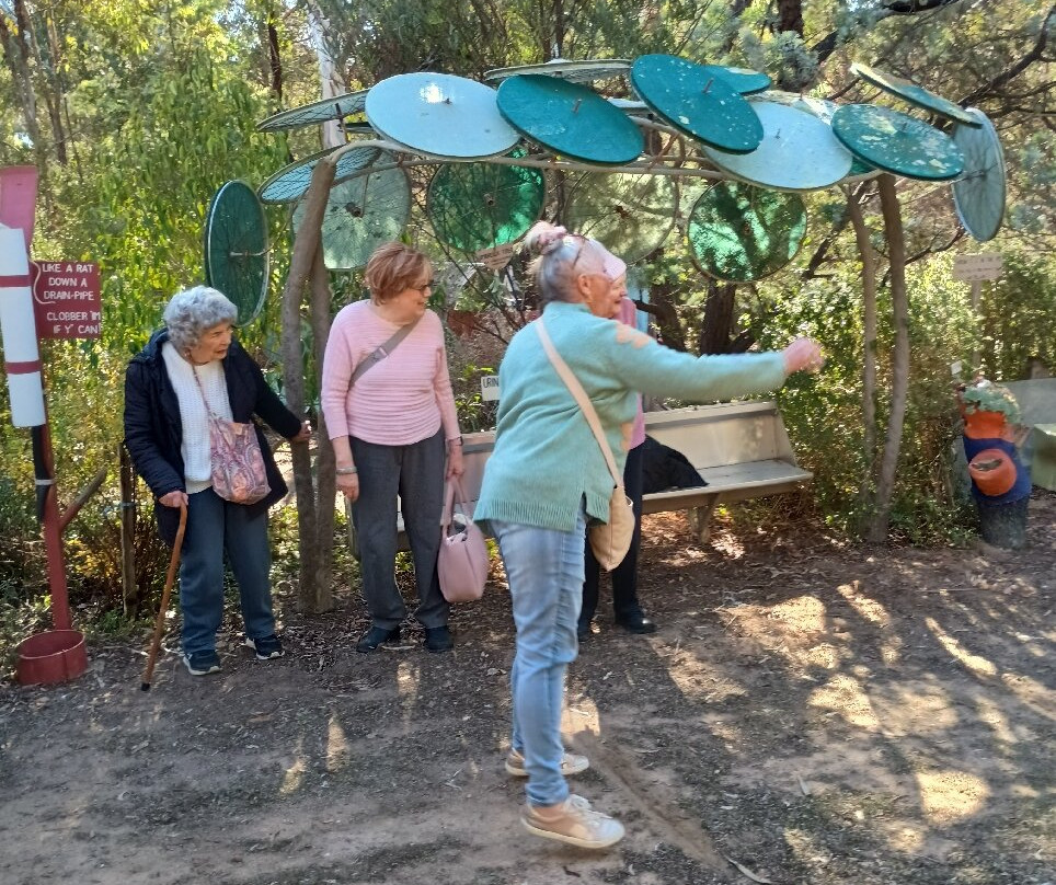 Woop Woop Sculpture Garden-Harcourt必去景点