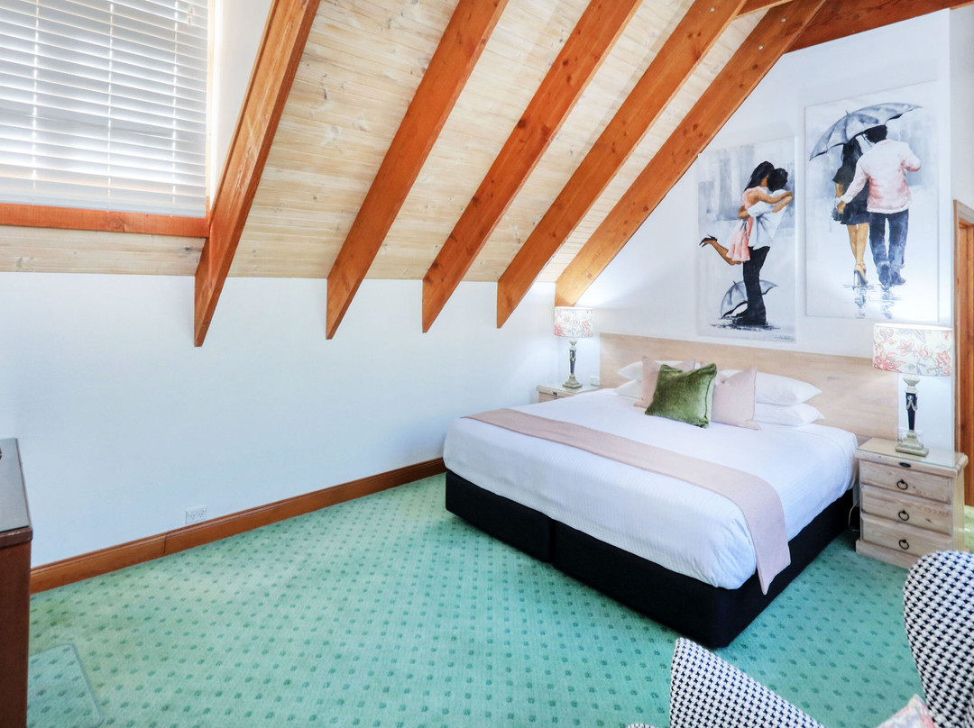 Mt Tamborine Stonehaven Guest House主图