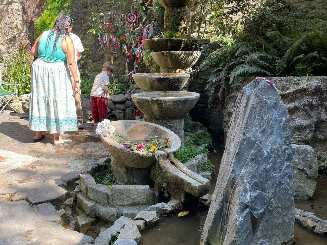 White Spring Well & Temple-格拉斯顿伯里必去景点