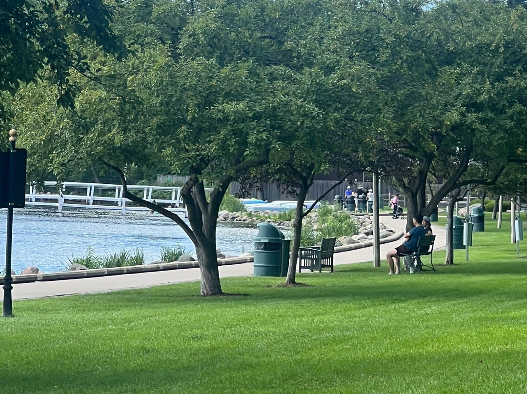 Geneva Lake Shore Path-日内瓦湖必去景点