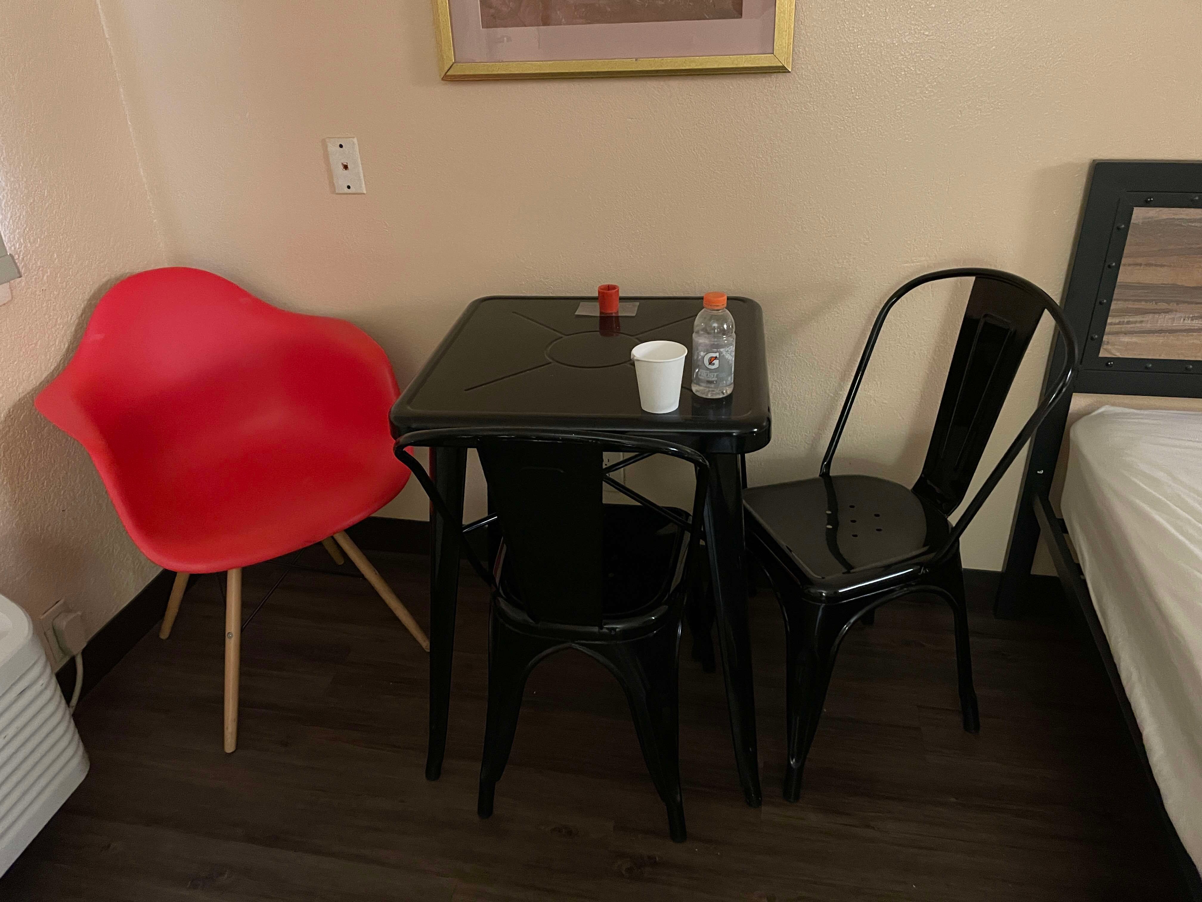 The Redwood Riverwalk-客卧