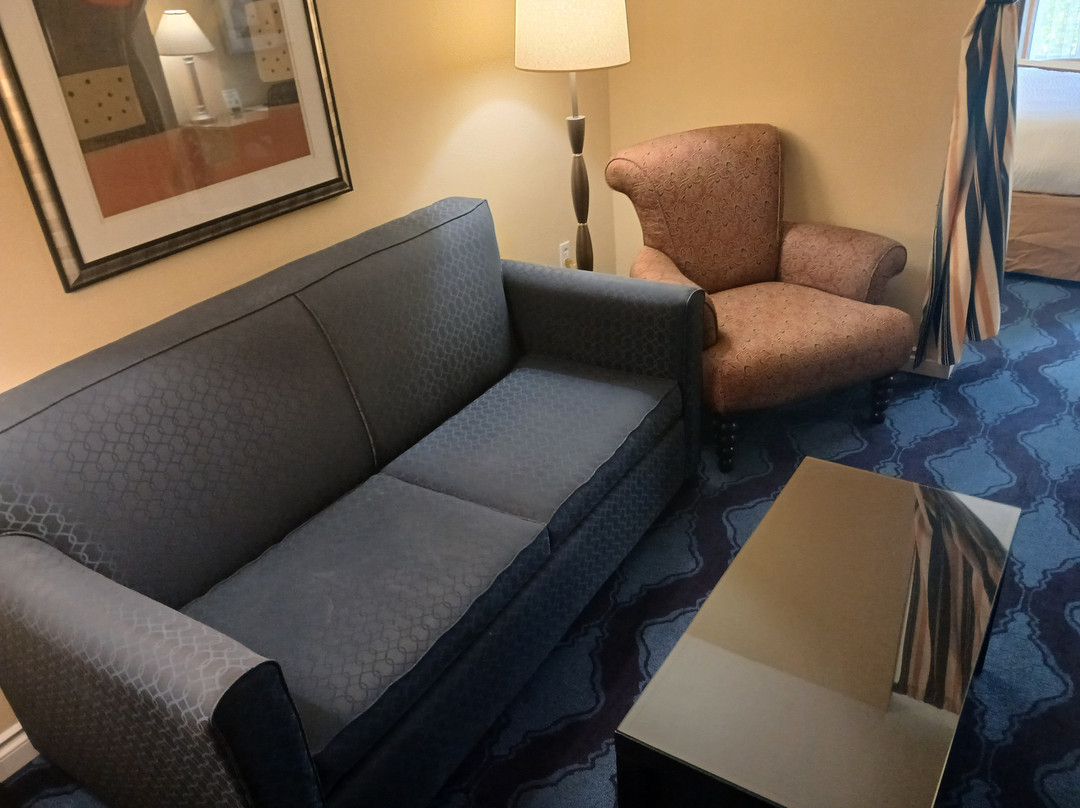 Plaza Inn And Suites At Ashland Creek主图