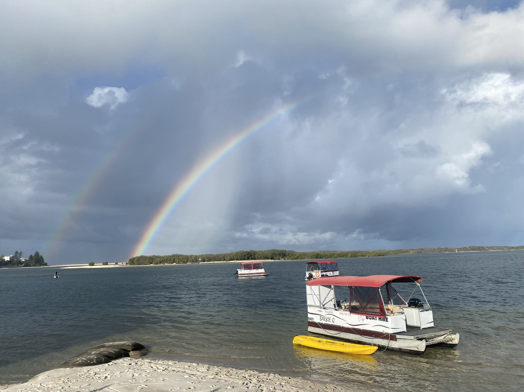 Bill's Boat Hire-Golden Beach必去景点