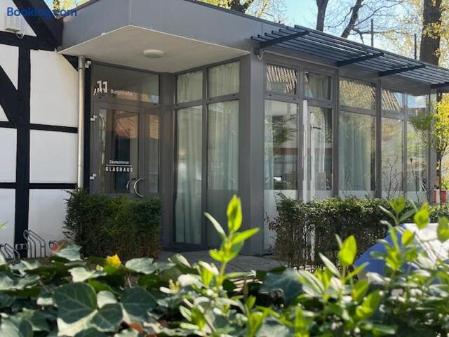 Glashaus Mit 3 Gästezimmer