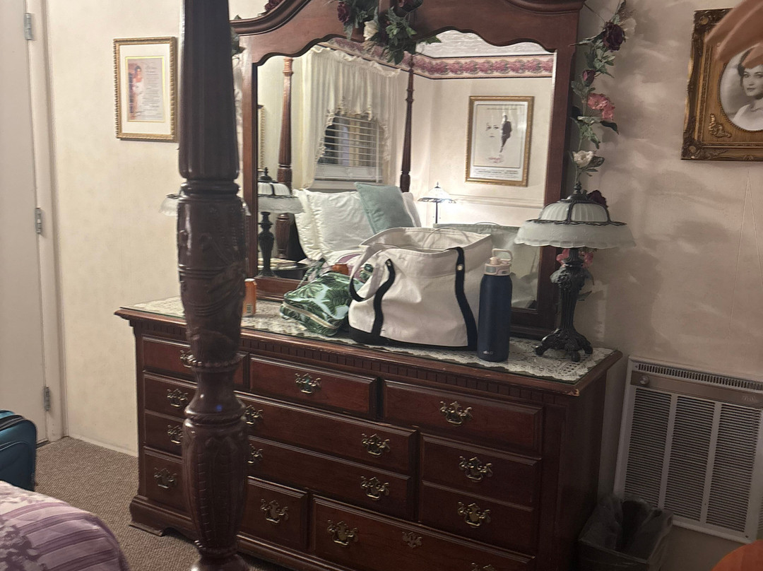 Lamplighter Motel主图