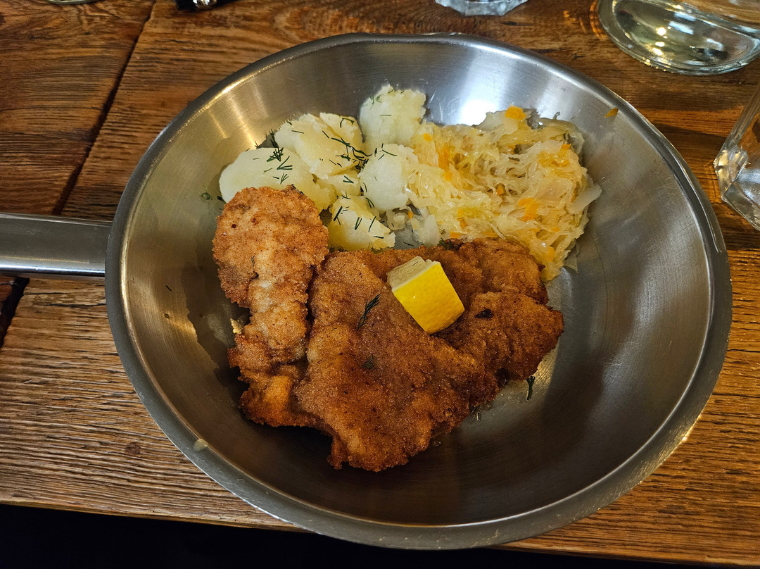 Eat Polska Warsaw Food & Vodka Tours-华沙必去景点