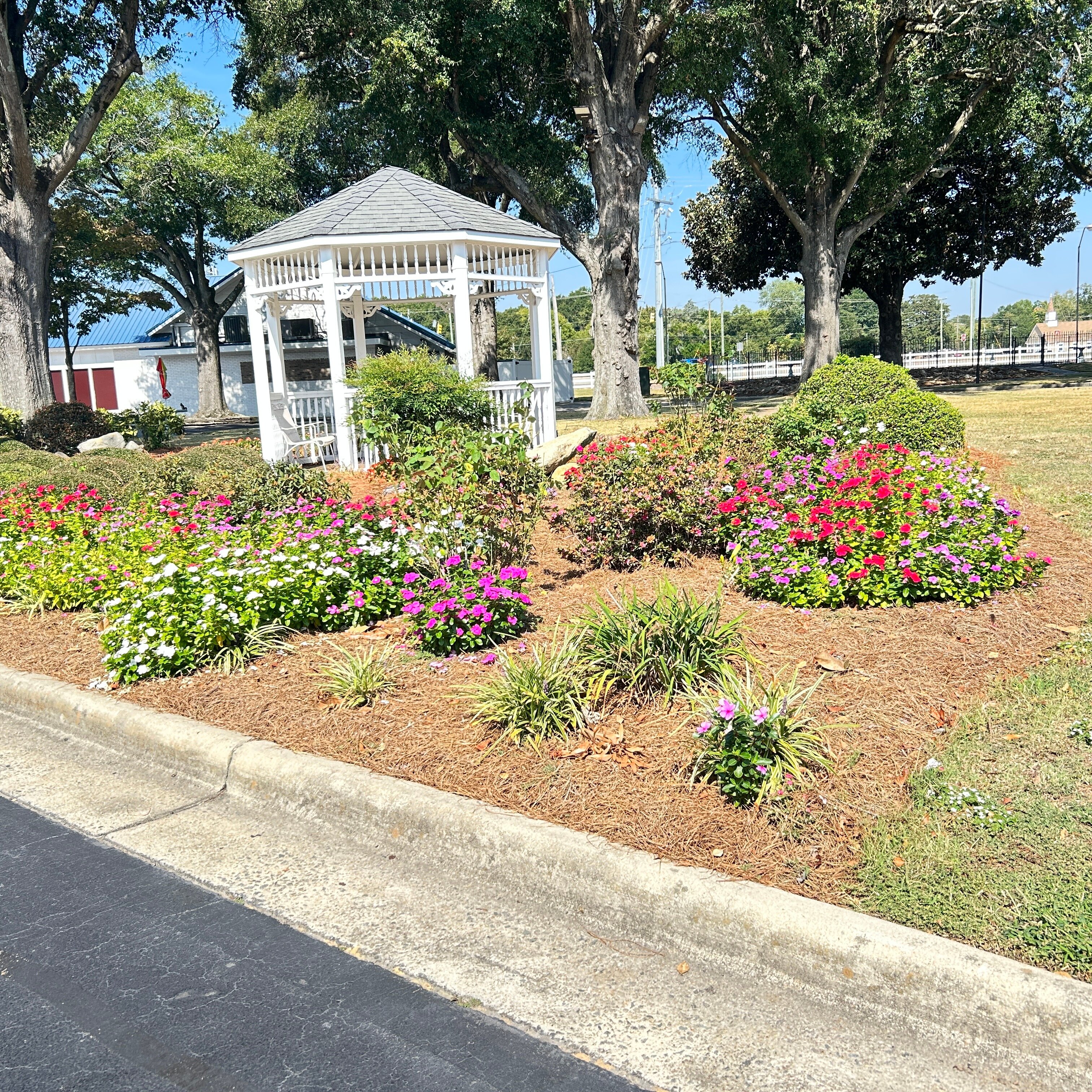 Ambassador Inn-官方