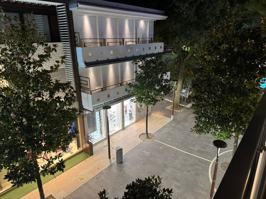 Monaco Suites Hotel主图