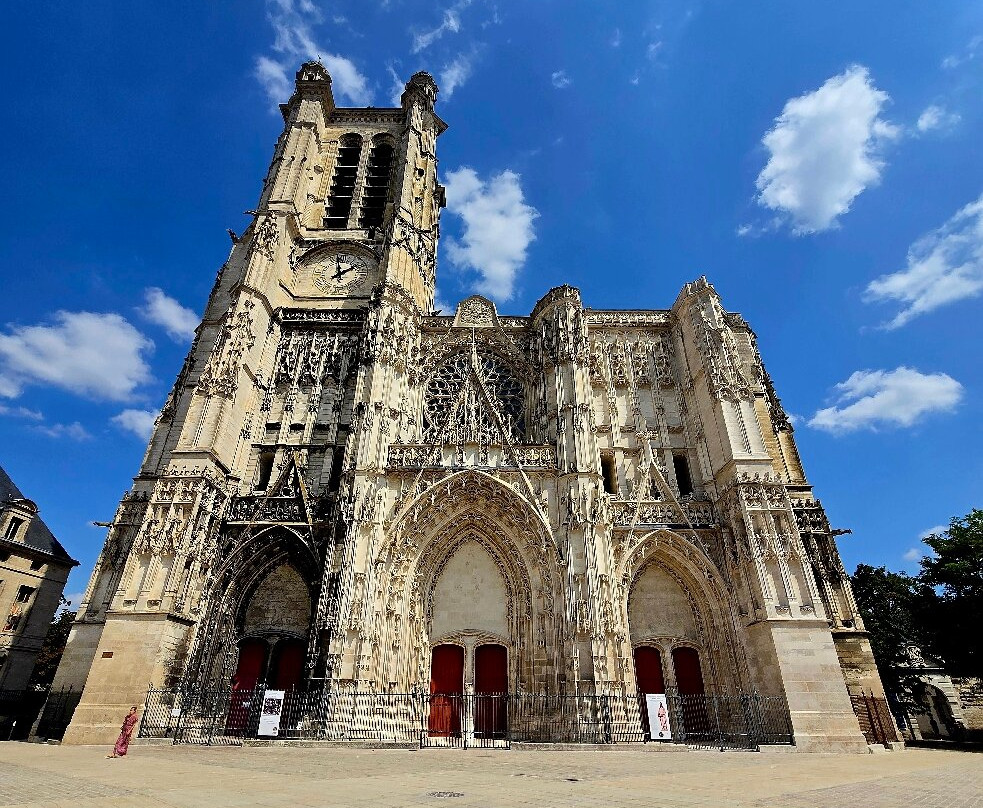 Cathédrale Saint-Pierre-et-Saint-Paul-特鲁瓦必去景点