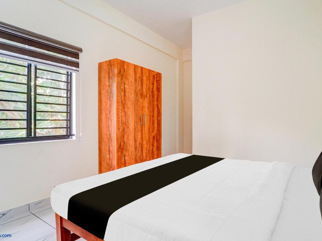 Super Hotel O HMT Colony Kochi