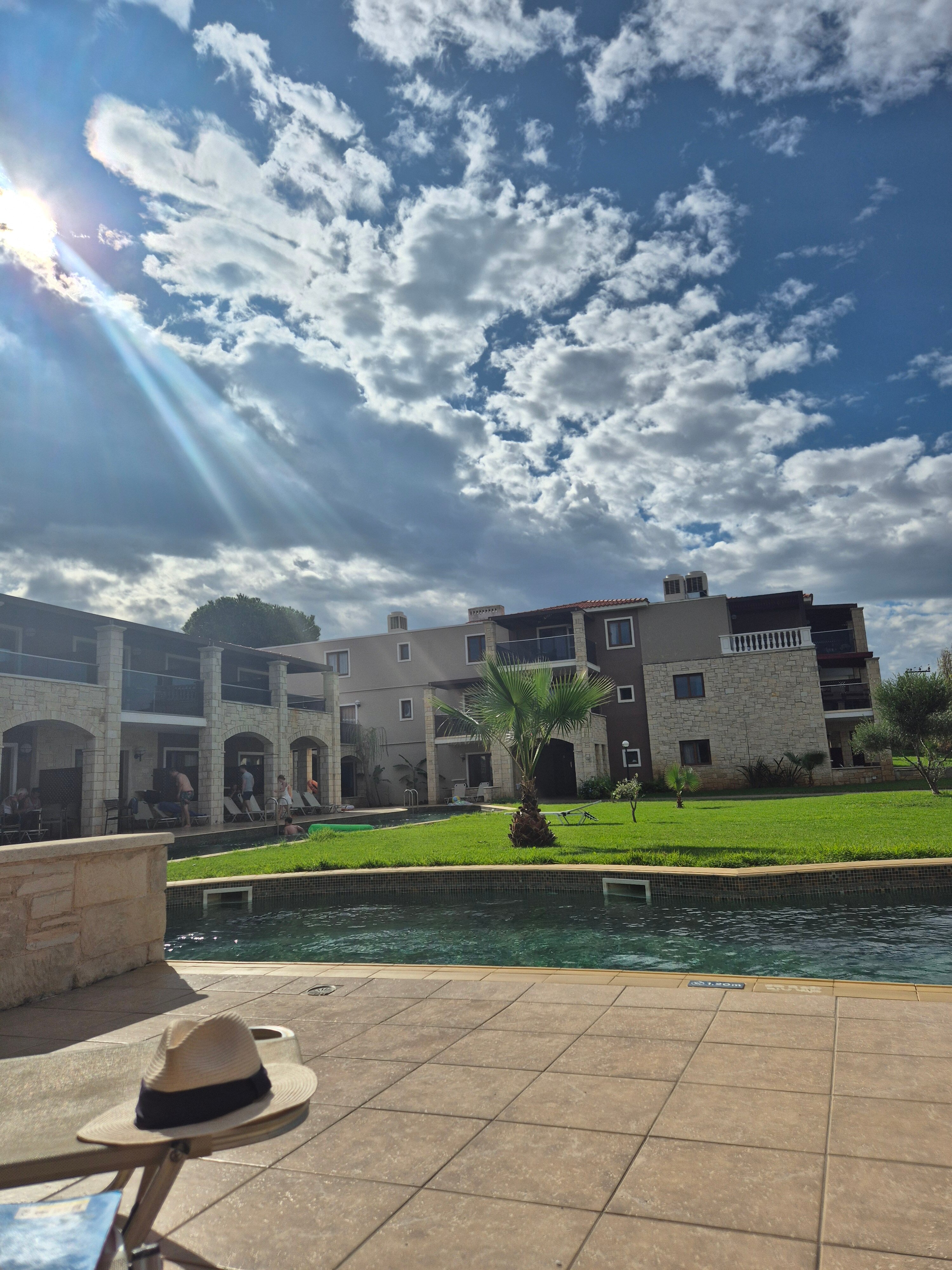 Creta Paradise-官方