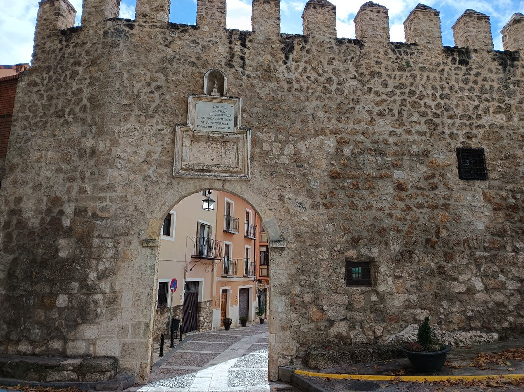 Puerta de la Cadena-Brihuega必去景点