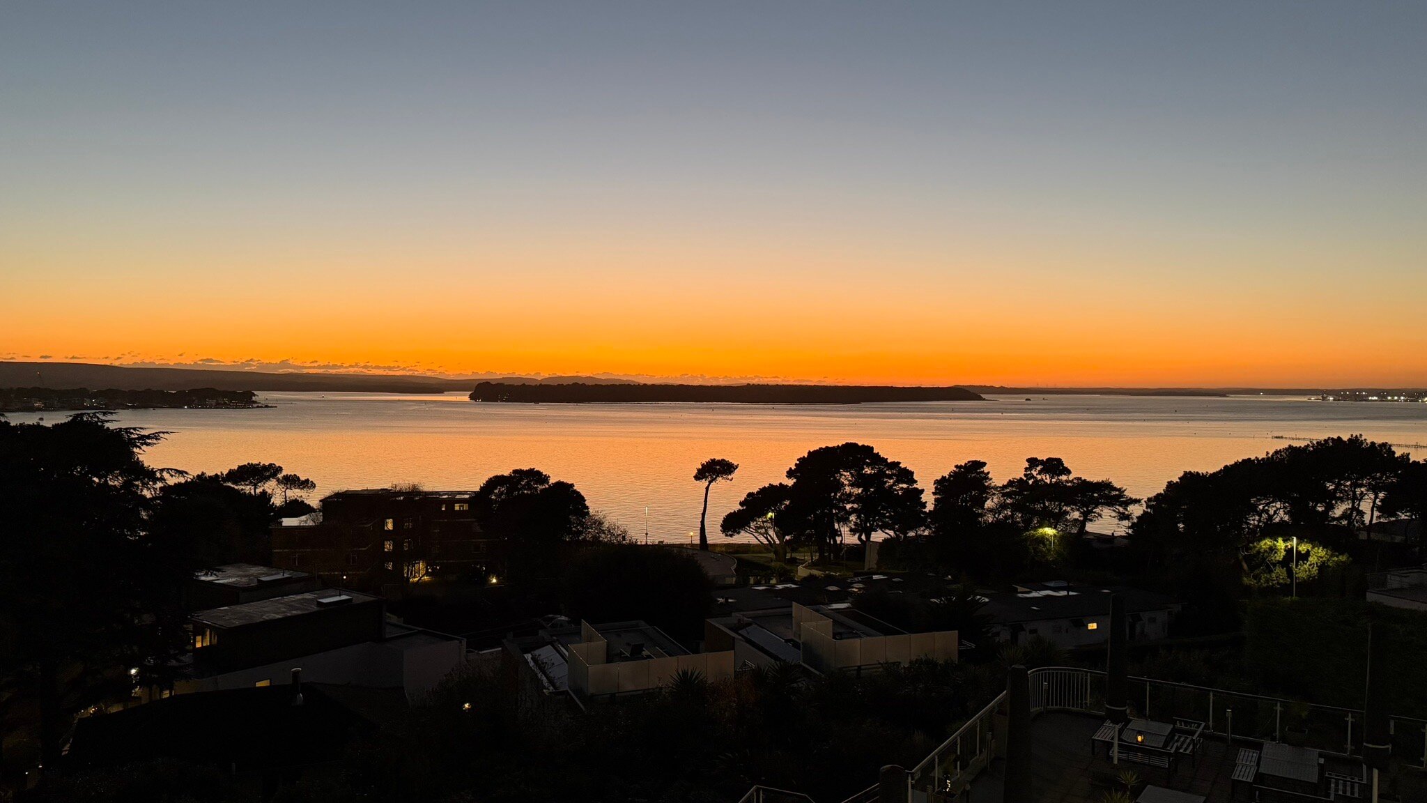 Harbour Heights Hotel-官方