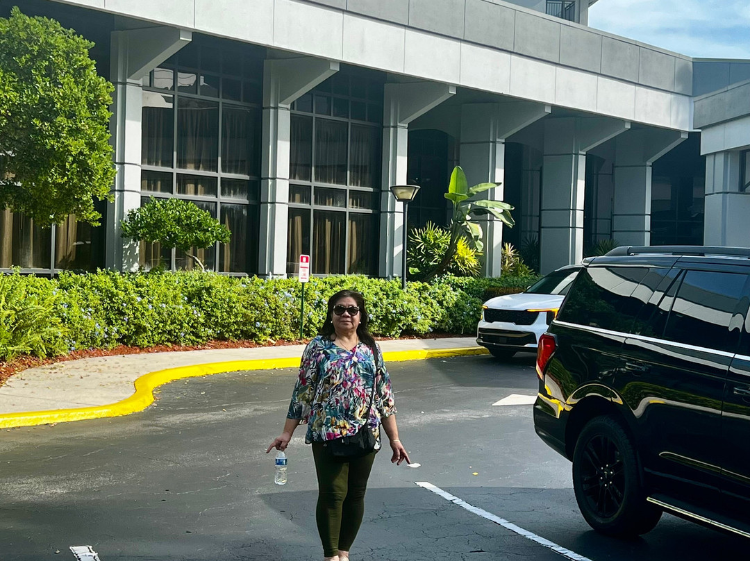 棕榈滩花园希尔顿逸林酒店主图