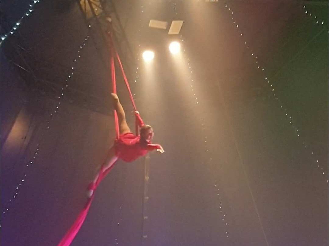 Chapiteau Esprit de cirque-Neoules必去景点