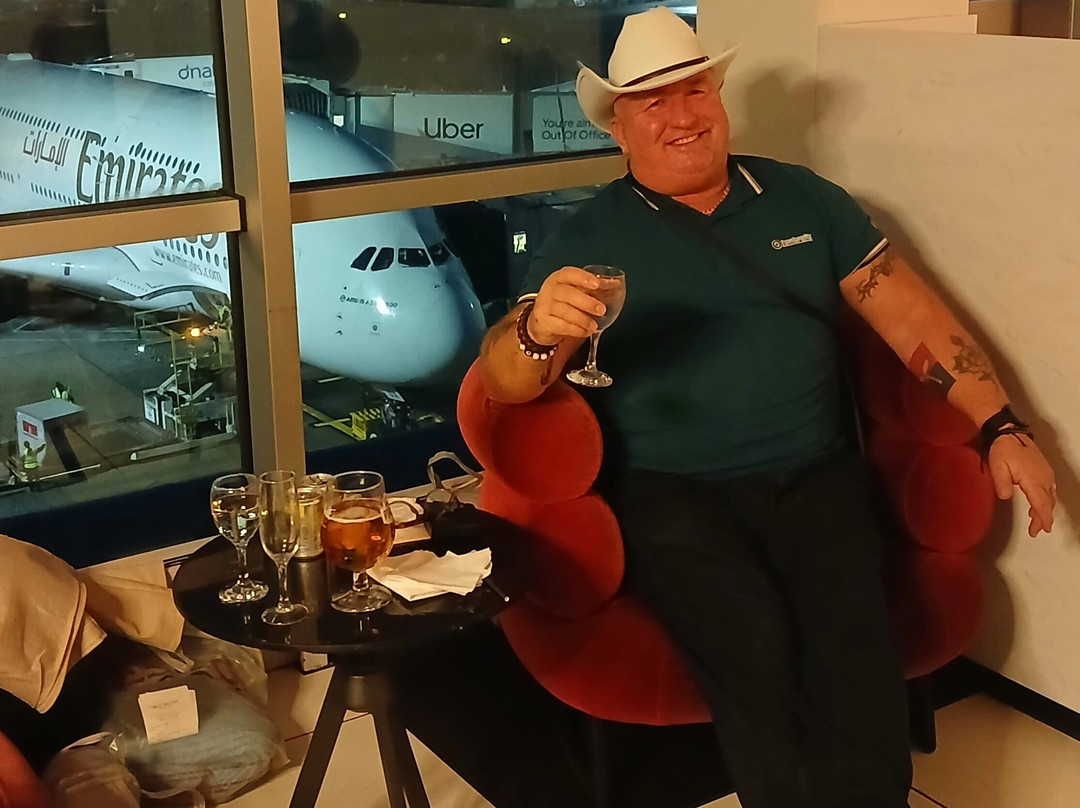 Plaza Premium Lounge Gatwick North Departures-霍利必去景点