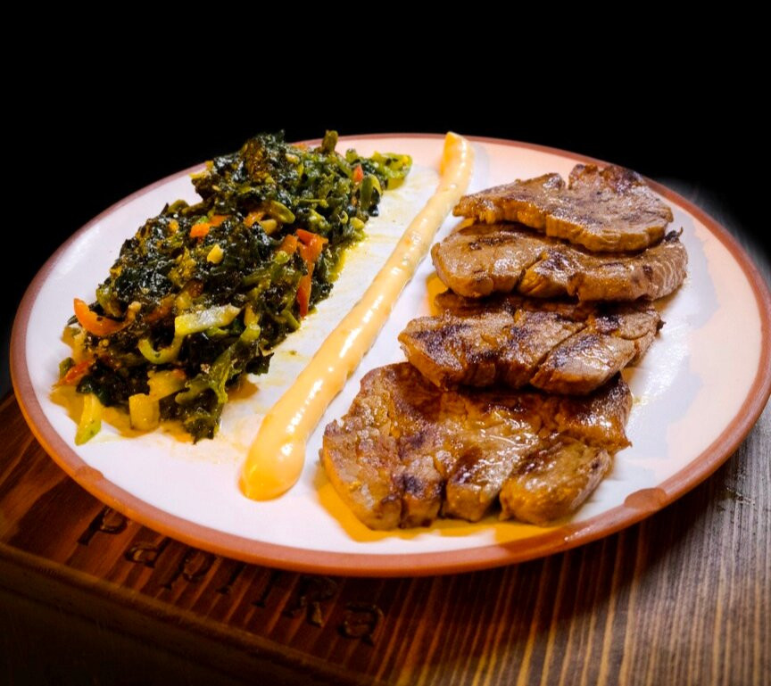 Paprika Burger & Pasta