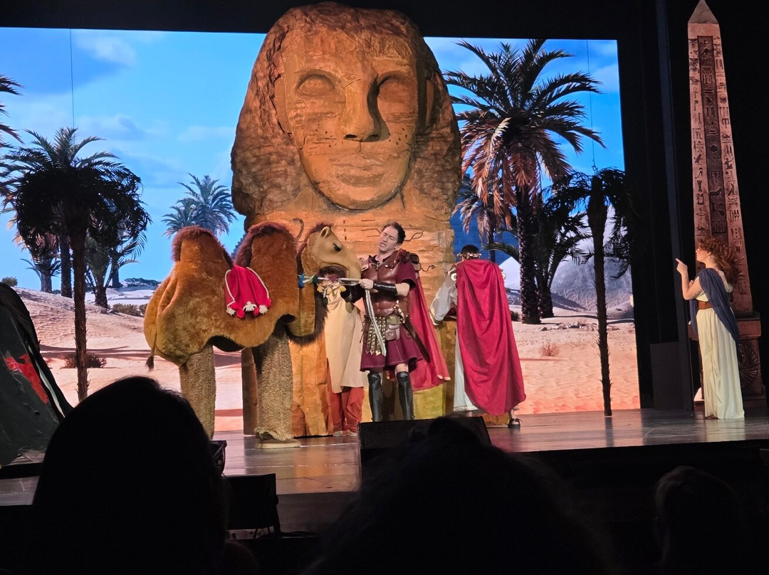 Theatre Barnabe-Servion必去景点