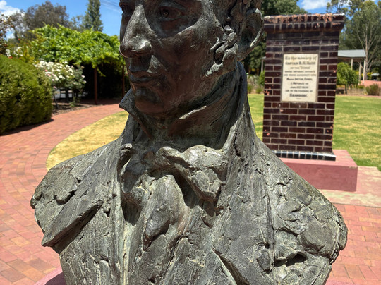 Dirk Hahn Memorial-汉道夫德国村必去景点