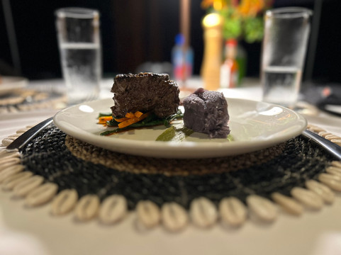 潮汐河段度假酒店主图