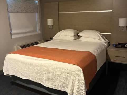 媒体中心贝斯特韦斯特优质套房酒店主图