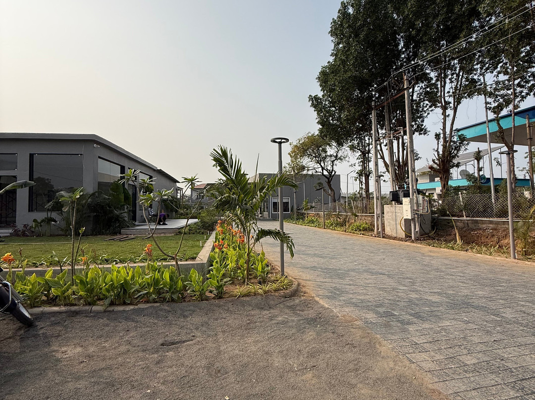 Lavender Hotels with Swimming Pool - Statue of Unity