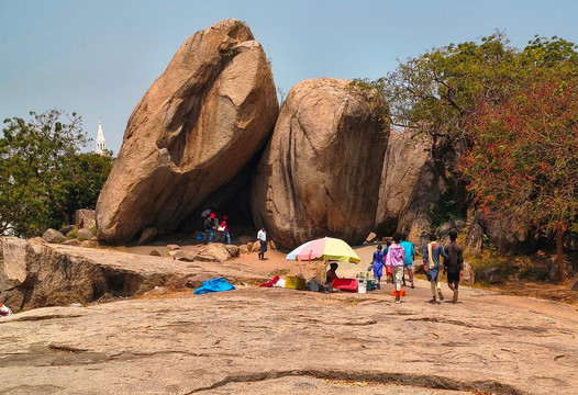 Krishna's Butter Ball-玛玛拉普蓝必去景点