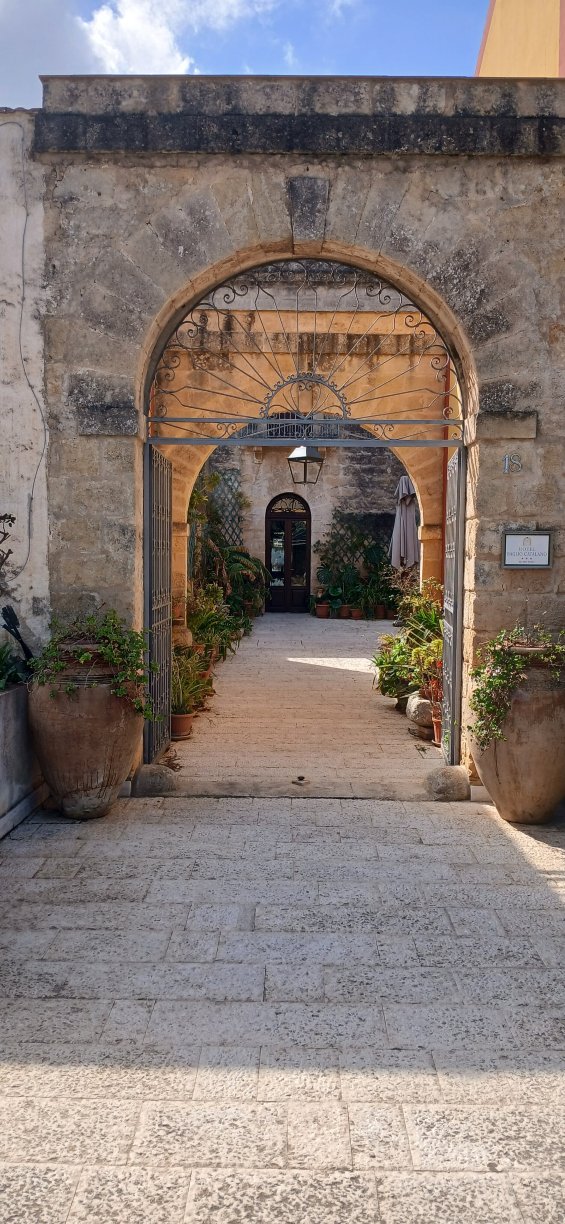 巴格里奥卡塔拉诺酒店-官方