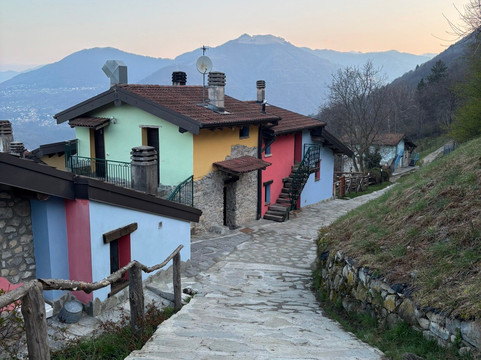 阿尔玛尼奇农庄酒店主图