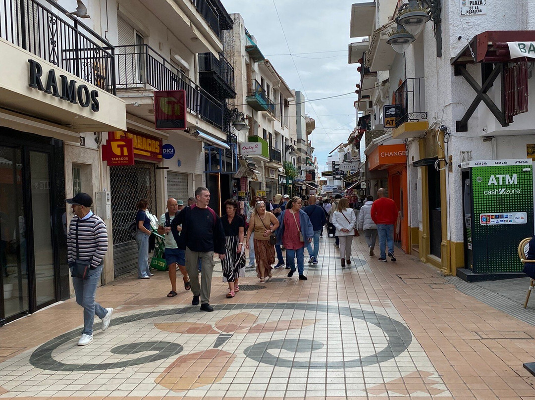 Calle San Miguel-托雷莫里诺斯必去景点