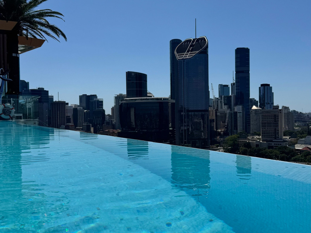 埃坡瑞欧南岸酒店主图