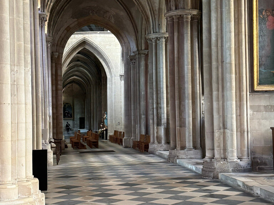 Eglise Saint Etienne-卡昂必去景点
