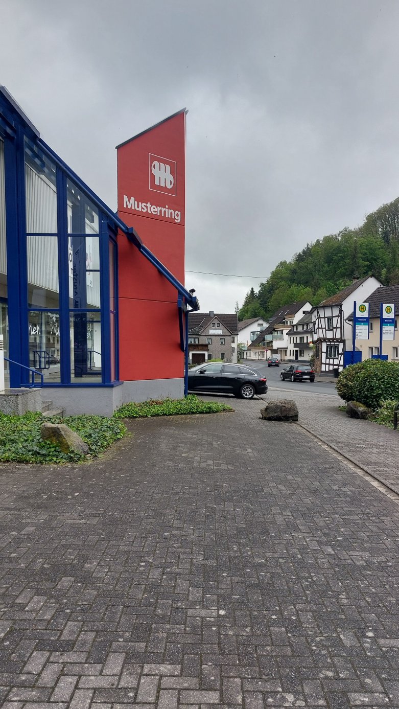 纽博格林雷特拉特酒店-旅行者
