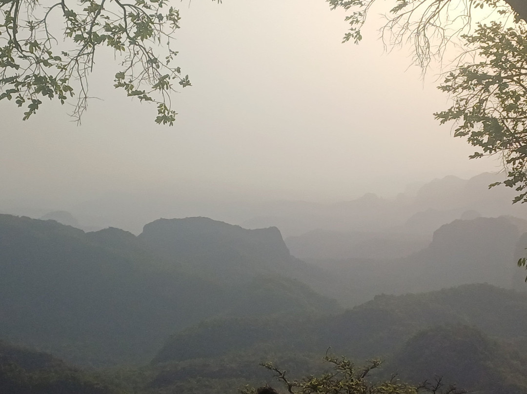 Pachmarhi-贾巴尔普尔必去景点
