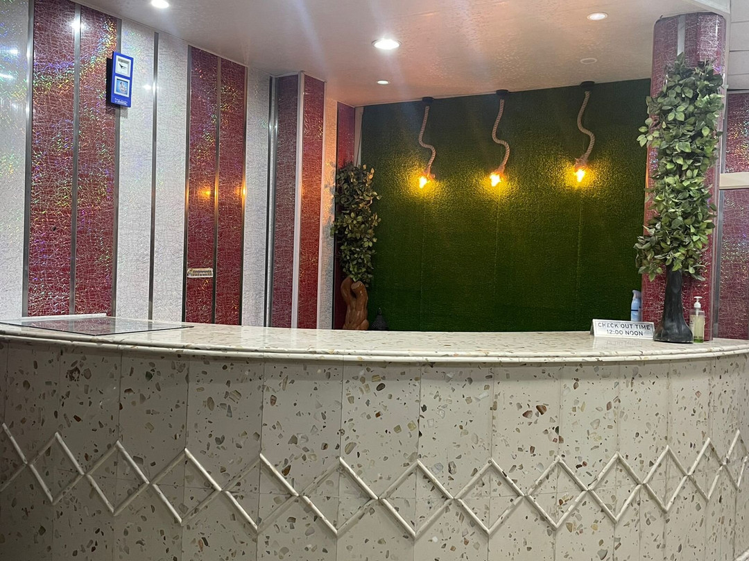 Hotel Khajjiar Regency