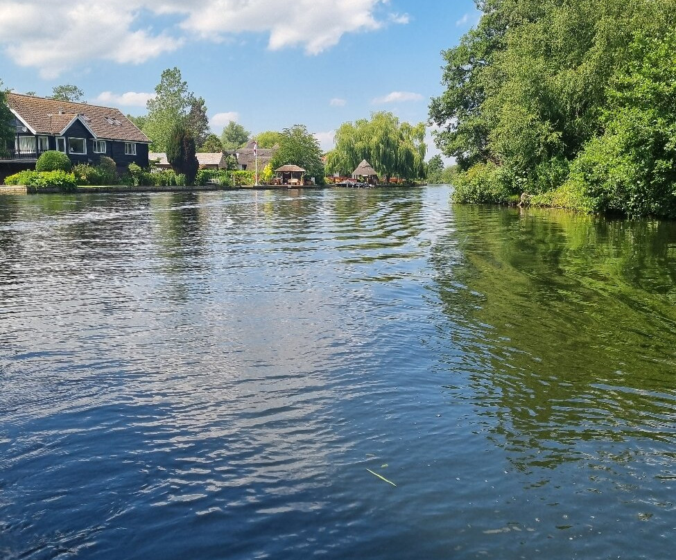 Broads Tours River Trips-罗克瑟姆必去景点