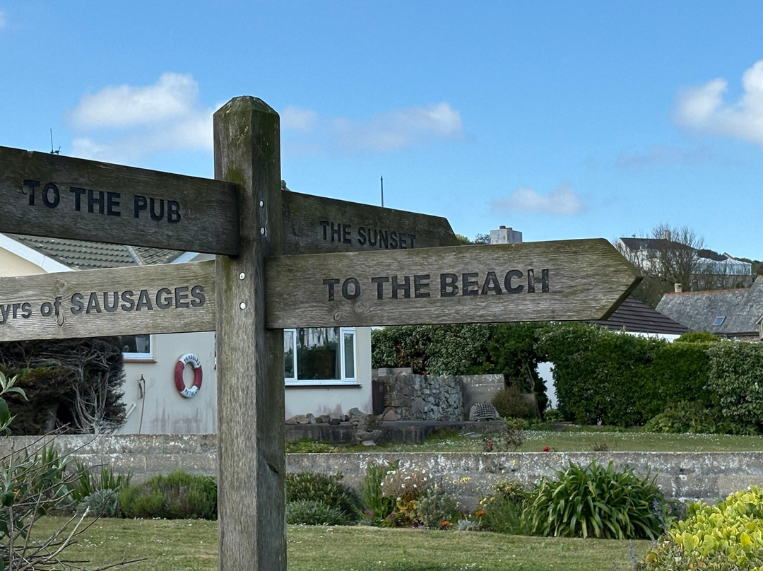 Alderney Coastal Path-Alderney必去景点