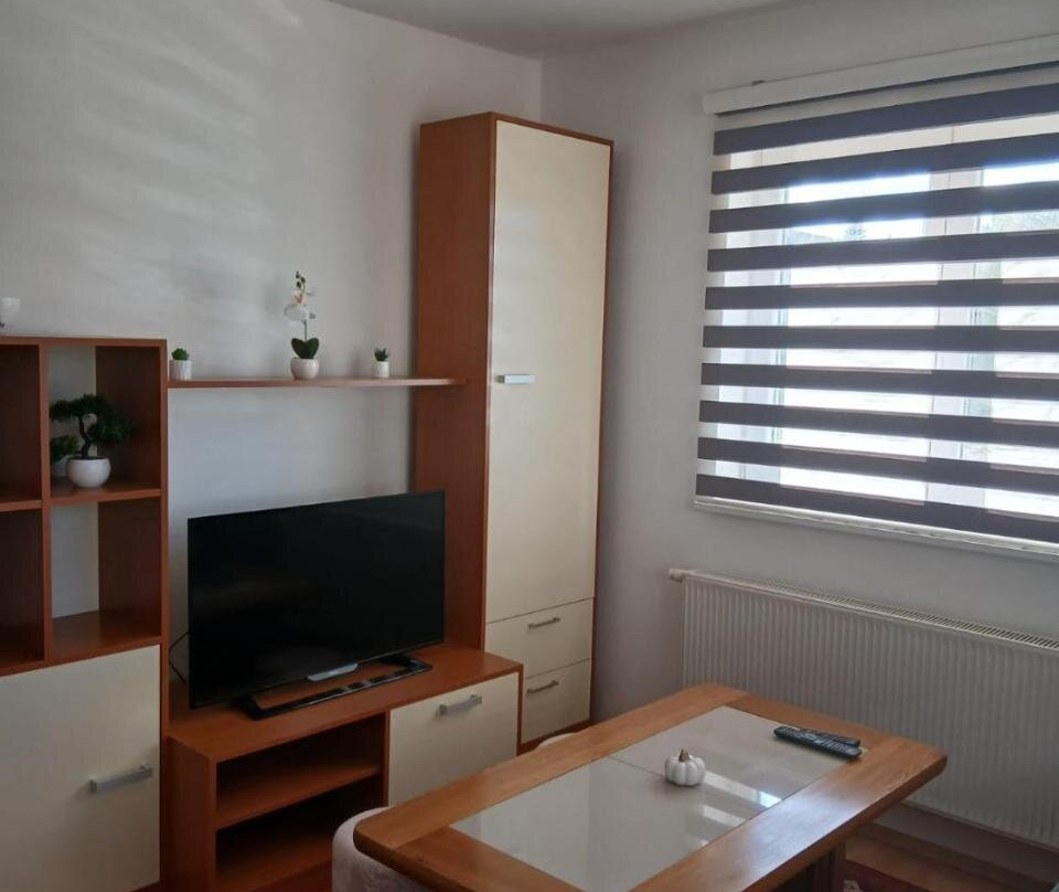 Apartmani, prenociste Ana