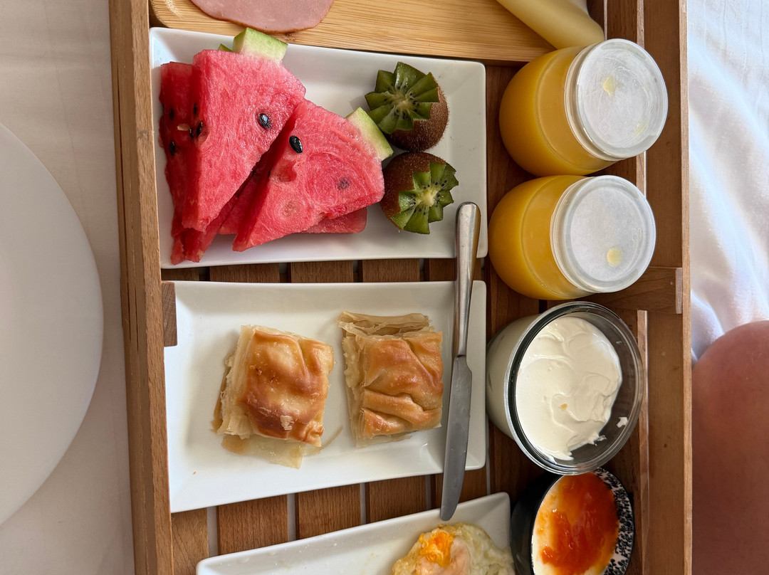 Private Villa and Pool with Lake Views and Sunset Terraces at the Grove主图