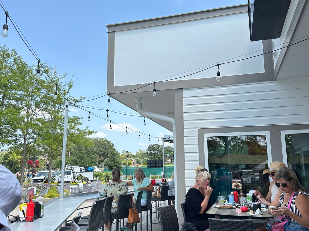 Boji Boardwalk Bar & Grill