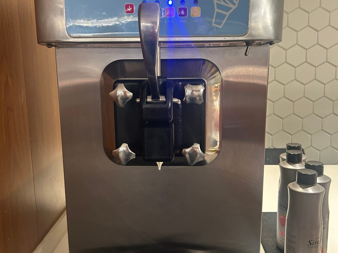 黄金萨劳海岸酒店 - 限成人主图