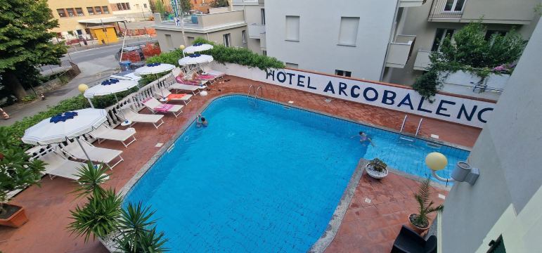 Hotel Arcobaleno-旅行者