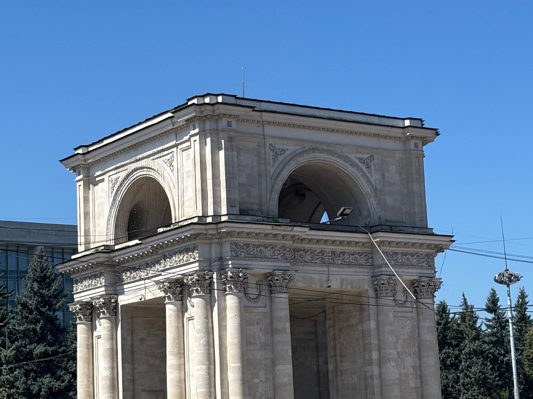 Triumphal Arch-基希讷乌必去景点