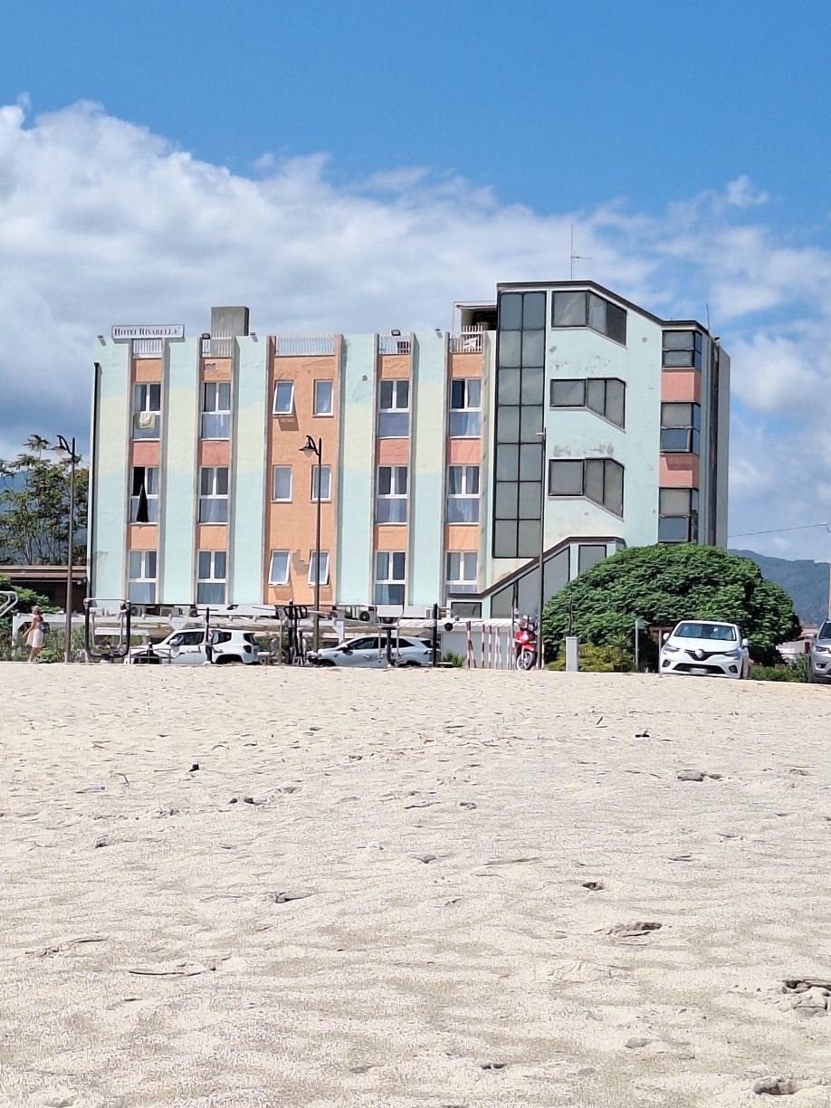 里瓦贝拉酒店-旅行者