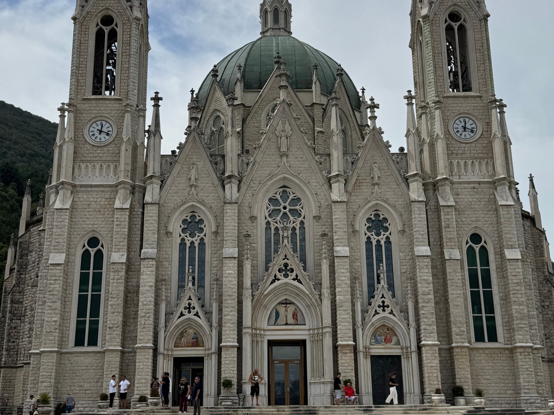 Basilica of Our Lady of Sorrows - Castelpetroso Sanctuary-Castelpetroso必去景点