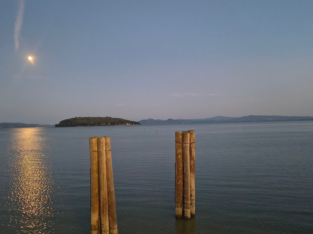 Spiaggia Tuoro Sul Trasimeno-Tuoro sul Trasimeno必去景点