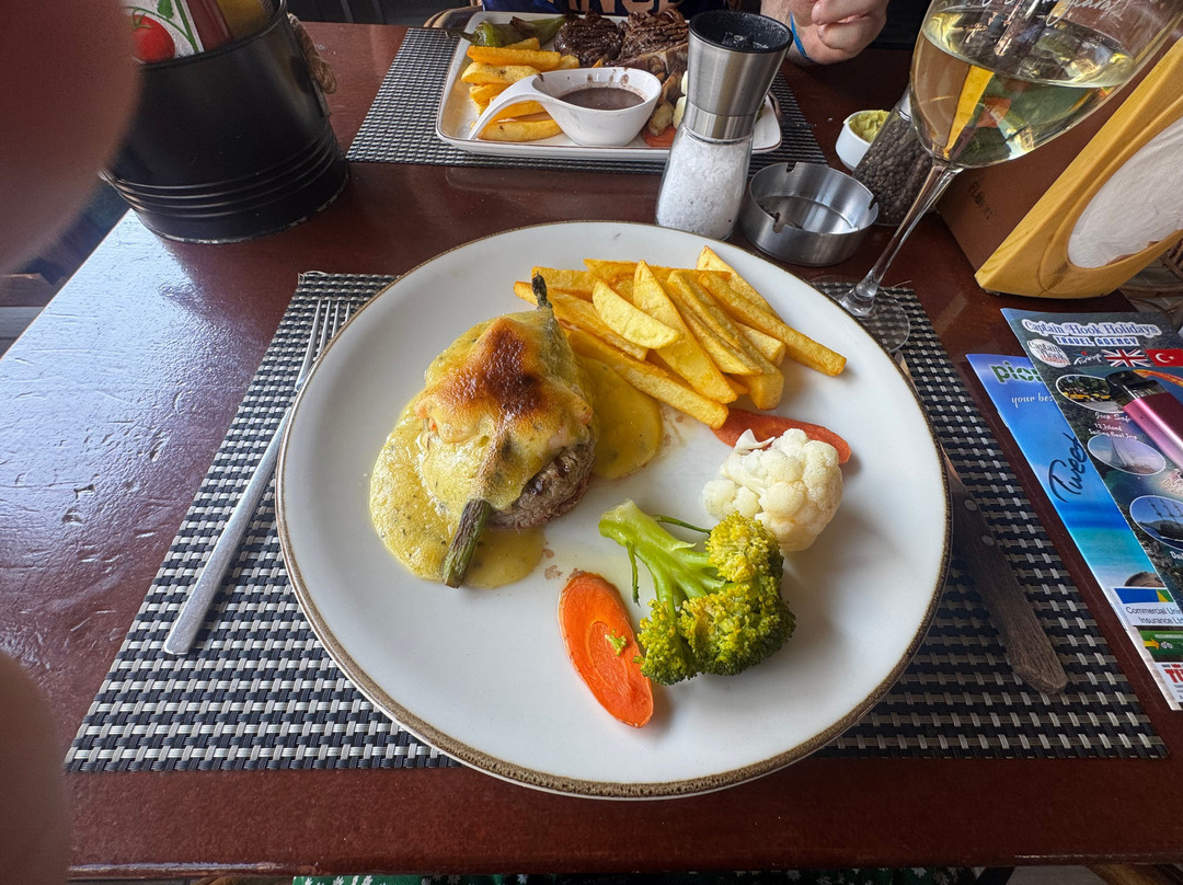 Cosmos restaurant and lounge